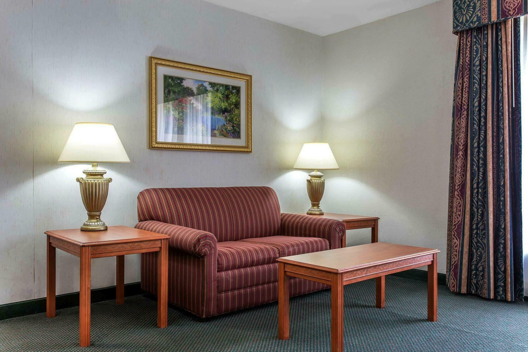 Econo Lodge & Suites Southern Pines Eksteriør billede
